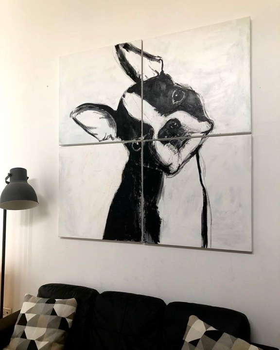
	Kutya jó lett! :) Évi újabb alkotása feketén-fehéren. Természetesen a nappalinkban :) @evaszegediart #bostonterrier #artforthehome #homeart #homedesing #art #dogart #dog #painting #blackandwhite #myhome #love #mylove